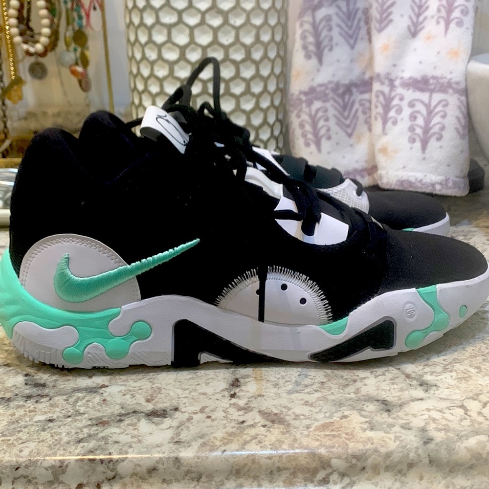 Men’s Paul George Nike Shoes